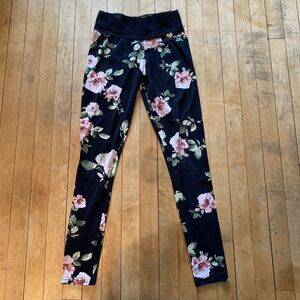 Cute Booty Scrunch Bum Pink Rose Leggings Women’s Size Medium